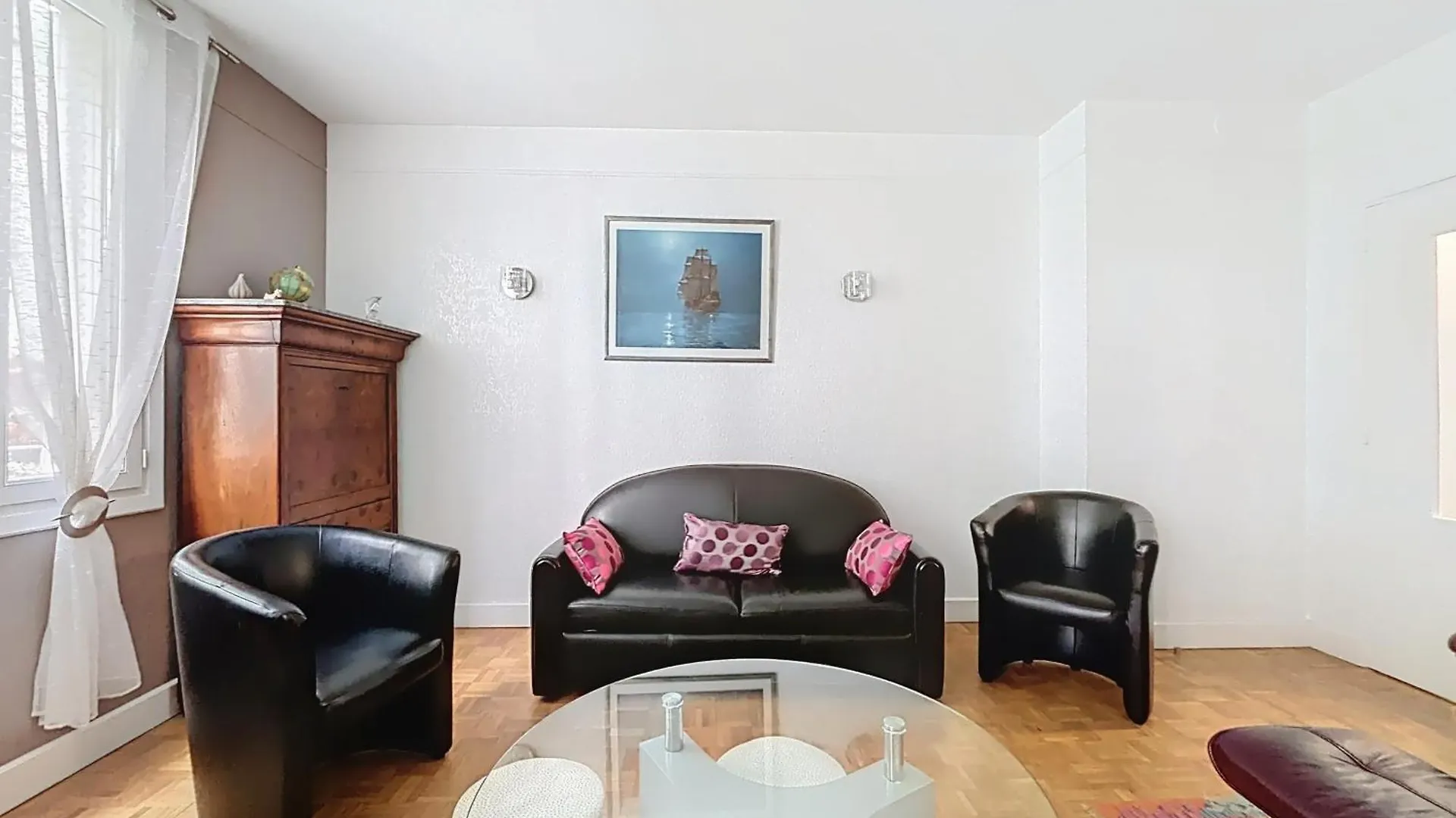 Spacious 2-Room Apartment Near Nation Parijs