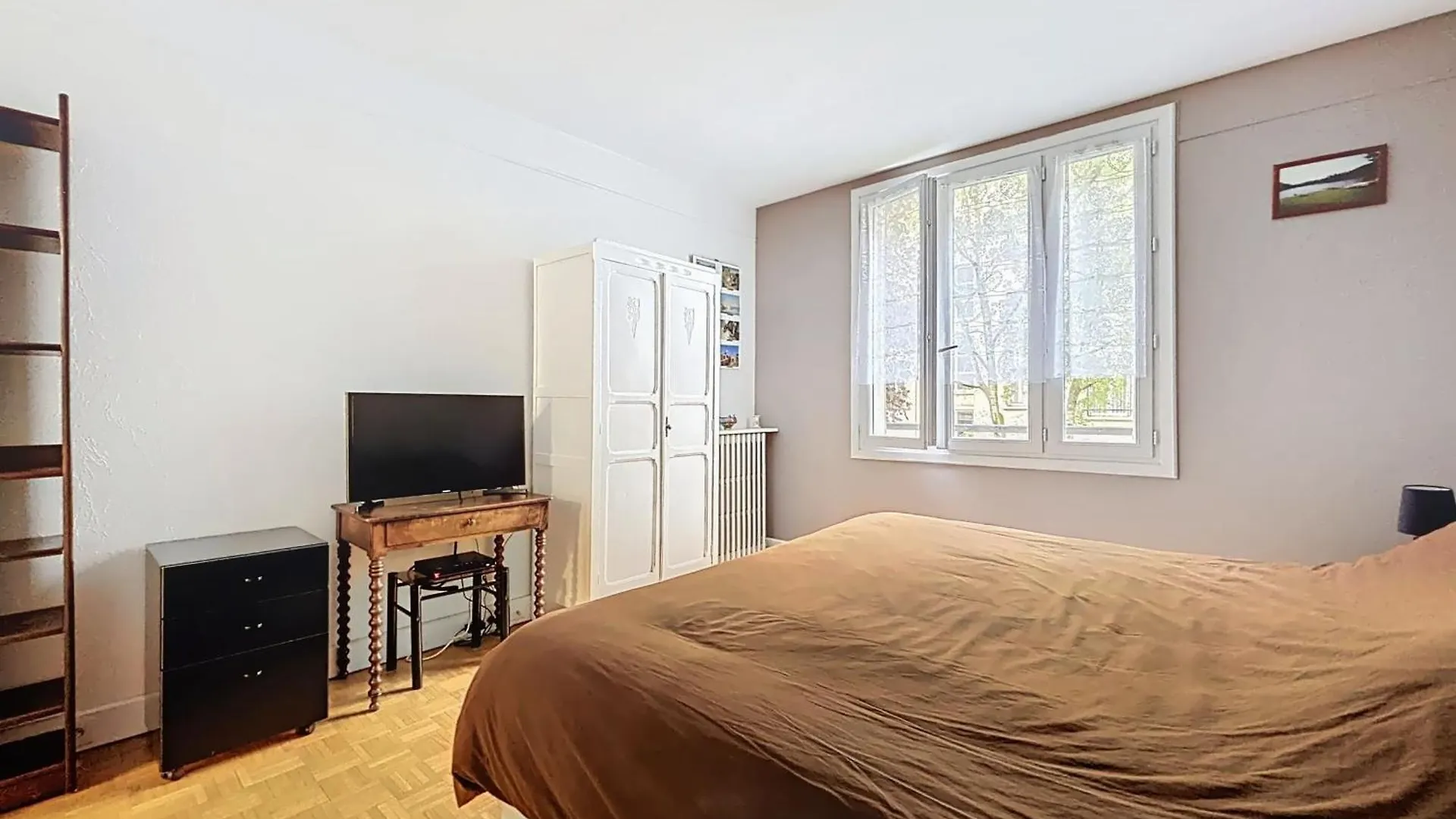 Spacious 2-Room Apartment Near Nation Parijs Frankrijk