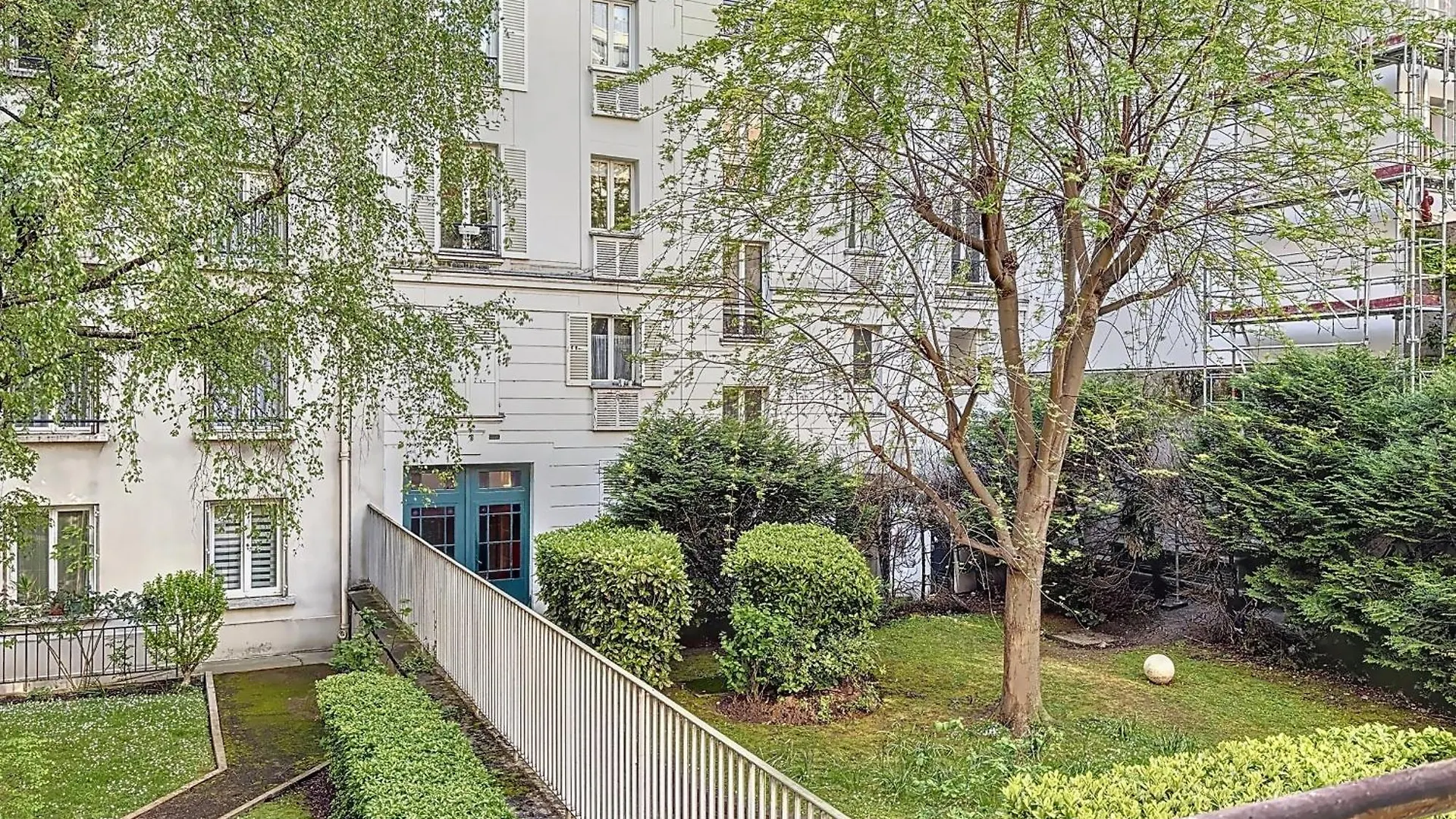 Spacious 2-Room Apartment Near Nation パリ フランス