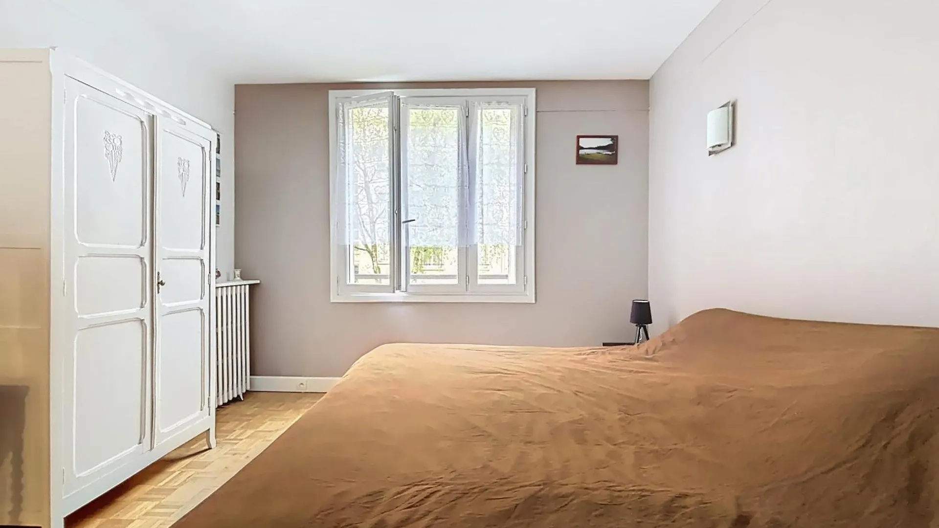 Spacious 2-Room Apartment Near Nation パリ