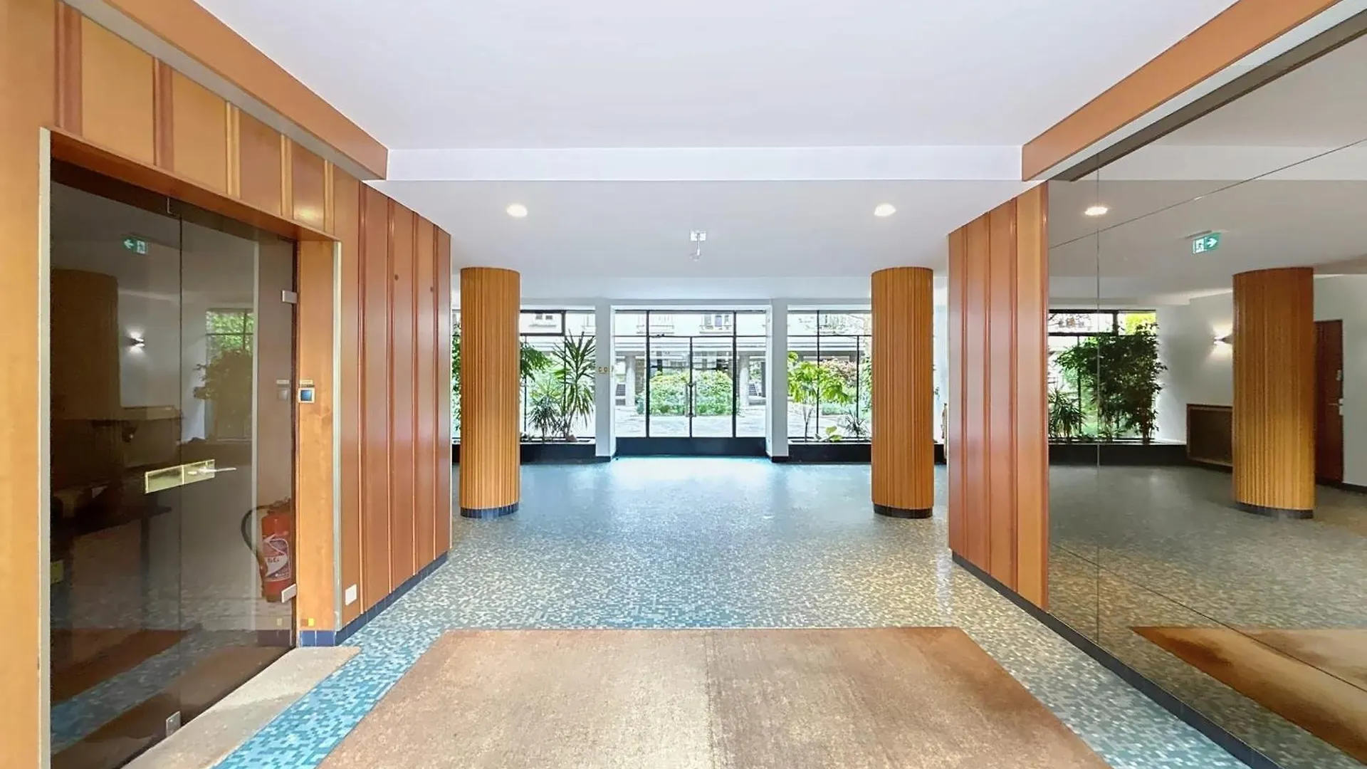 Spacious 2-Room Apartment Near Nation パリ